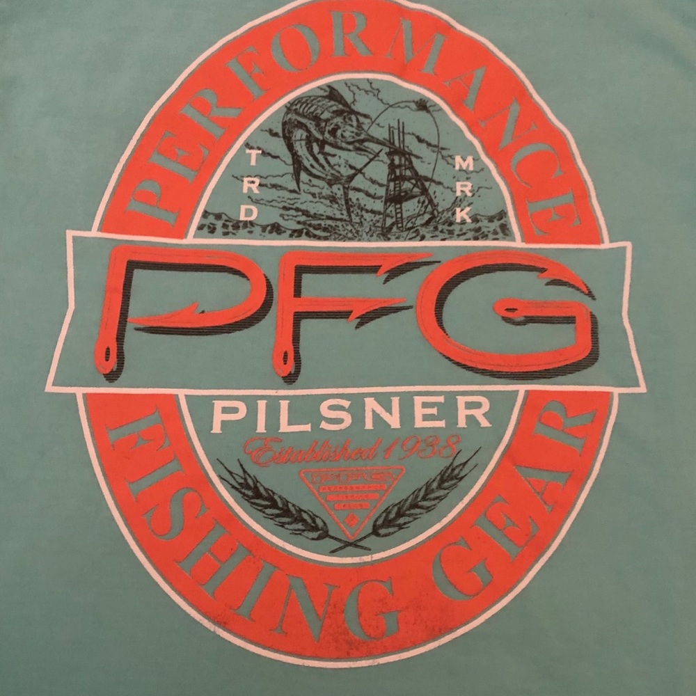 Medium Columbia T-shirt